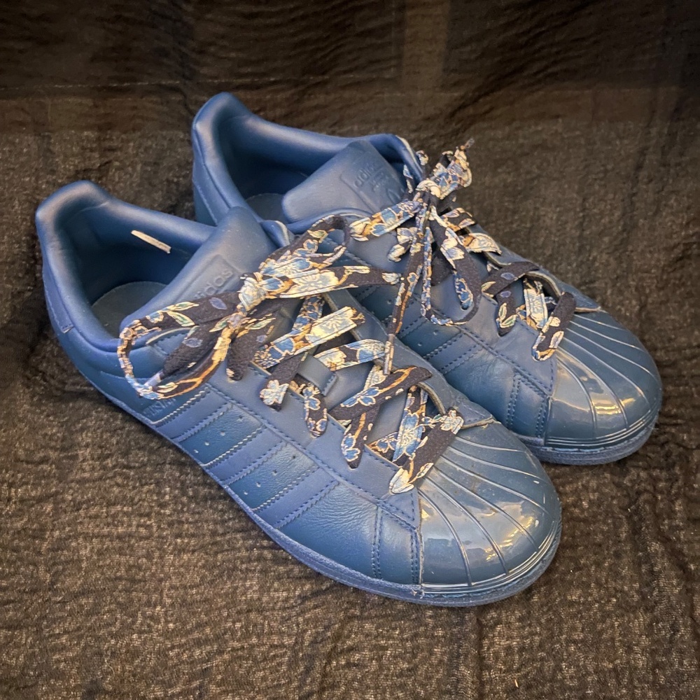 Adidas Superstar glossy toe blue sneakers, women’s 6.5 - Picture 6 of 7